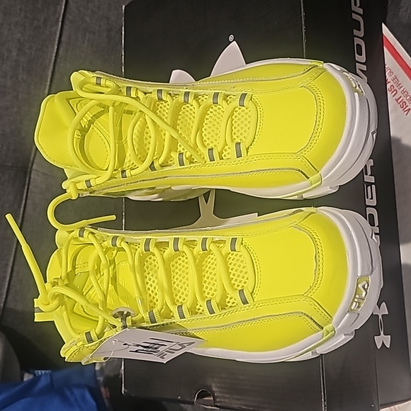 Grant hill 2 Fila Highlighter Yellow size 5 1/2 nwob - Picture 2 of 5